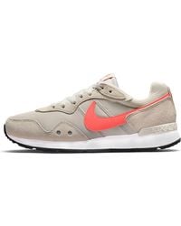 Nike - (Wmns) Venture Runner Wide 'Light Bone Magic Ember' - Lyst