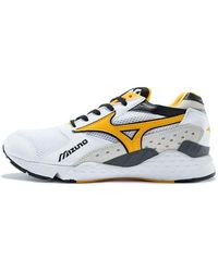 Mizuno - Mondo Control Saffron' - Lyst