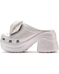 Crocs™ - (Wmns) Siren Metallic Bow Clogs - Lyst