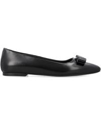 Ferragamo - Elegant Patent Leather Ballet Flimsies With Iconic Bow - Lyst