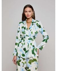 L'Agence - Top Style Kimono En Satin Ciara, Ivoire Avec Maxi Imprimé Hortensias Bleu Clair - Lyst