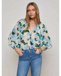 L'Agence - Chemisier Teagan, Ivoire Avec Imprimé Hortensias Bleu Clair - Lyst
