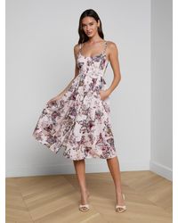 L'Agence - Robe Mi-Longue Reanne, Rose Pâle À Imprimé Jungle Papillons Coloré - Lyst
