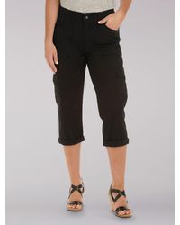 lee women's relaxed fit skye knit waist cargo capri pant