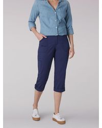 lee women's relaxed fit skye knit waist cargo capri pant
