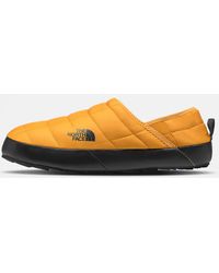 The North Face Gold Thermoballtm Traction Mules V - White