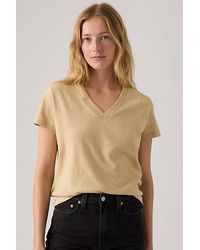 Levi's - T Shirt Squadrata Con Scollo A V - Lyst