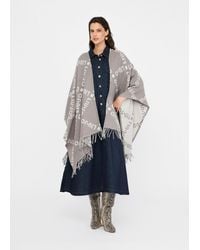 Liu Jo - Liu Jo Poncho Mit Logo Und Fransen - Lyst