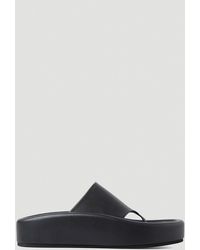 mm6 flip flop