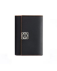 Loewe - Luxury Anagram Small Vertical Wallet In Pebble Grain Calfskin - Lyst