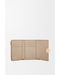 Loewe - Luxury Pebble Small Vertical Wallet In Shiny Nappa Calfskin - Lyst