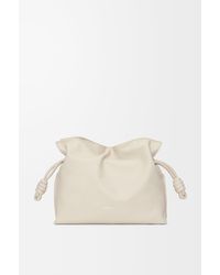 Loewe - Bolso Flamenco Clutch Mediano En Piel Napa De Cuero Mujer - Lyst