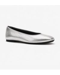 Fitflop - Delicato Snake Metallic Ballerina Shoes - Lyst