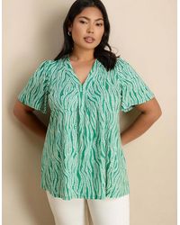 Live Unlimited London - Linear Leaf Print V-Neck Flutter Sleeve Jersey Top - Lyst