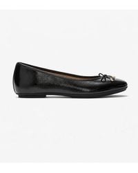 Fitflop - Delicato Bow Textured Patent-Leather Ballerina Shoes - Lyst