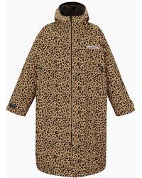 Regatta - Adult Leopard Print Waterproof Reversible Changing Robe - Lyst