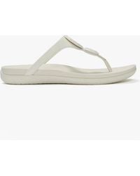 Fitflop - Solay Glossy Flip-Flops - Lyst