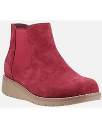 Hush Puppies - Leonie Suede Burgundy Flat Chelsea Boots - Lyst