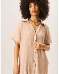 Gini London - Plisse Short Sleeve Oversized Shirt - Lyst