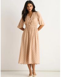 Gini London - Oatmeal Spot Print Shirred Waist Shift Midi Dress - Lyst