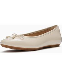 Fitflop - Delicato Bow Leather Hazy Taupe Flats - Lyst