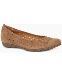 Gabor - Ruffle Punched Detail Casual Shoes - Lyst