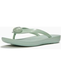 Fitflop - Iqushion Glossy-Button Polyurethane Mint Whisper Flip Flops - Lyst