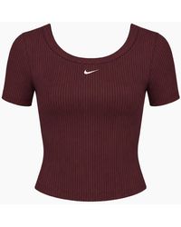 Nike - Tight Scoop-Back Short-Sleeve Mini-Rib Burgundy Top - Lyst