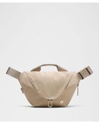lululemon - – Curved Crossbody Bag 3L – Color Khaki - Lyst