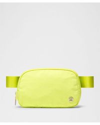 lululemon - – Everywhere Belt Bag With Long Strap 1L – /Neon - Lyst
