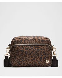 lululemon - Everywhere Crossbody Bag 2L - Lyst