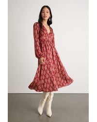 Lulus - Graceful Impression Floral Print Midi Dress - Lyst