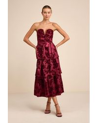Lulus - Dorina Shadow Print Strapless Tiered Midi Dress - Lyst