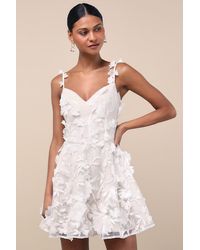 Elliatt - Flaviana And 3D Floral Embroidered Mini Dress - Lyst