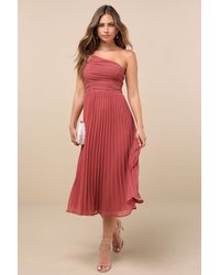 Lulus - Wondrous Muse Rusty Rose Pleated One-Shoulder Midi Dress - Lyst