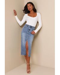 Lulus - Uniquely Trendsetting Medium Wash High Rise Denim Midi Skirt - Lyst