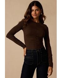 Lulus - Casual Energy Dark Ruched Long Sleeve Crew Neck Top - Lyst