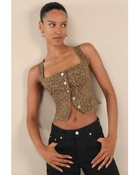 Lulus - Ozella Leopard Button-Front Sleeveless Crop Top - Lyst