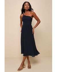 Lulus - Wondrous Muse Pleated One-Shoulder Midi Dress - Lyst