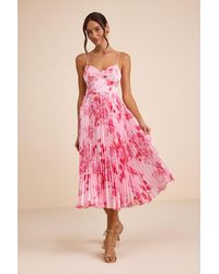 Lulus - Francette Floral Satin Pleated Midi Dress - Lyst