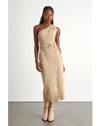 Lulus - Avelina Washed Denim One-Shoulder Belted Midi Dress - Lyst