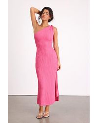 Lulus - Aristea Textured One-Shoulder Midi Dress - Lyst