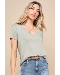 Lulus - Adyn Heather V-Neck Short Sleeve Tee - Lyst