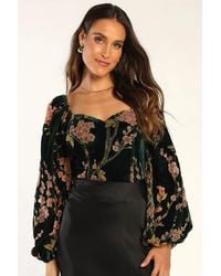 Lulus - Luxe Romance Emerald Velvet Floral Burnout Long Sleeve Bodysuit - Lyst