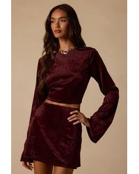 Lulus - Talaria Velvet Cutout Long Sleeve Crop Top - Lyst
