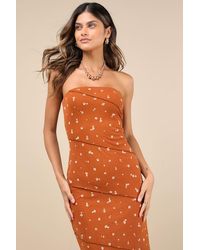 Lulus - Summery Spirit Rust Floral Ribbed Strapless Midi Dress - Lyst
