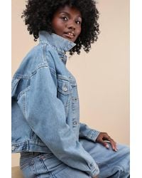 Levi's - Shrunken '90S Trucker Medium Wash Denim Jacket - Lyst