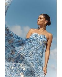 Lulus - Lynwen Abstract Pleated Strapless Maxi Dress - Lyst