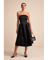 Lulus - Indaya Satin Seamed Pleated Strapless Midi Dress - Lyst