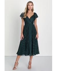 Lulus - Standout Sophistication Emerald Lurex Flutter Sleeve Midi Dress - Lyst